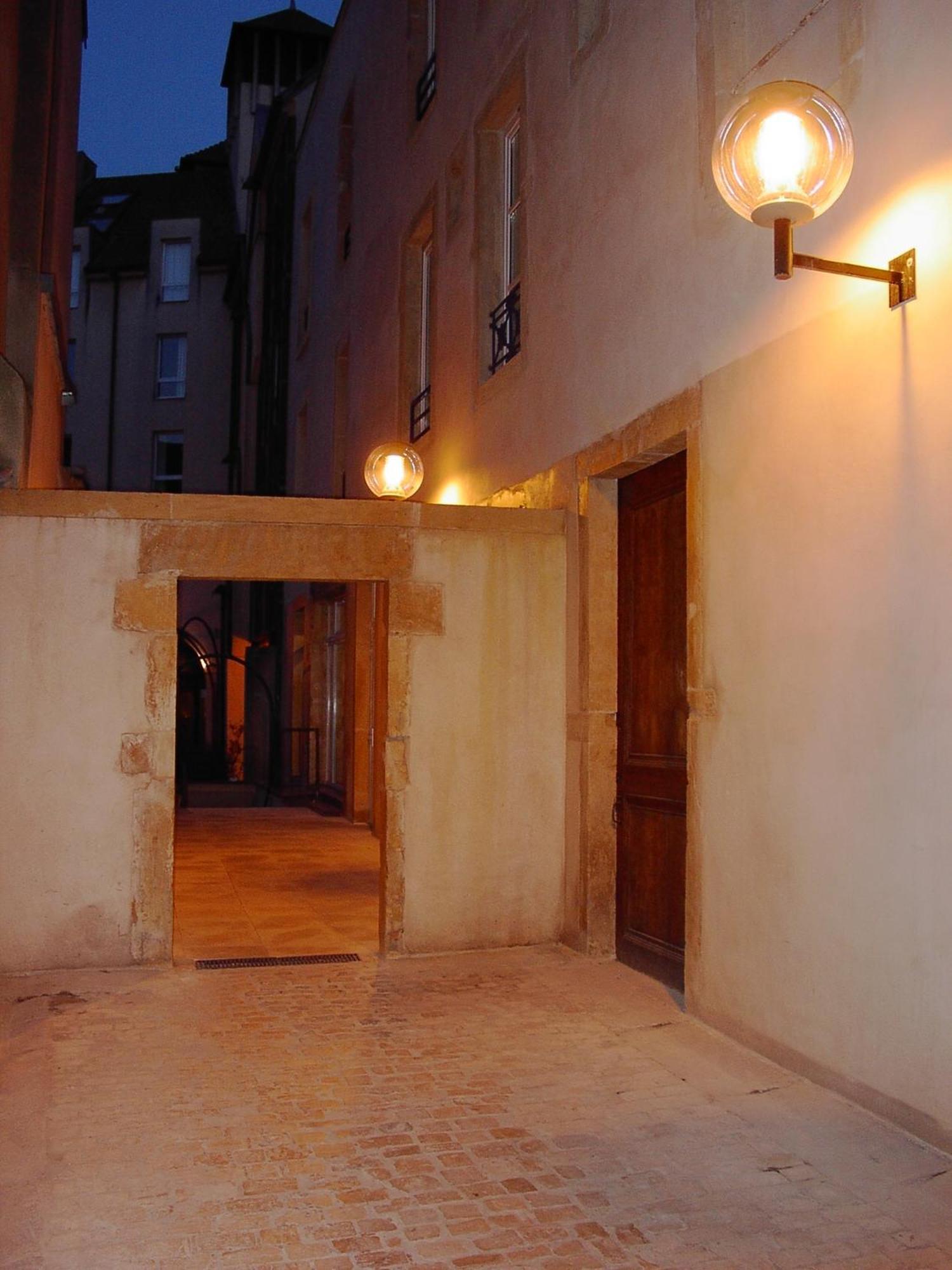 Hotel Du Theatre Centre Historique Parking Souterrain Gratuit
