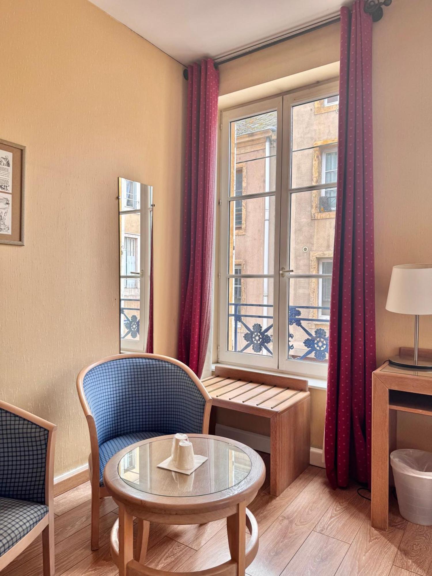 Du Théâtre Centre Historique Parking Gratuit 3* Metz