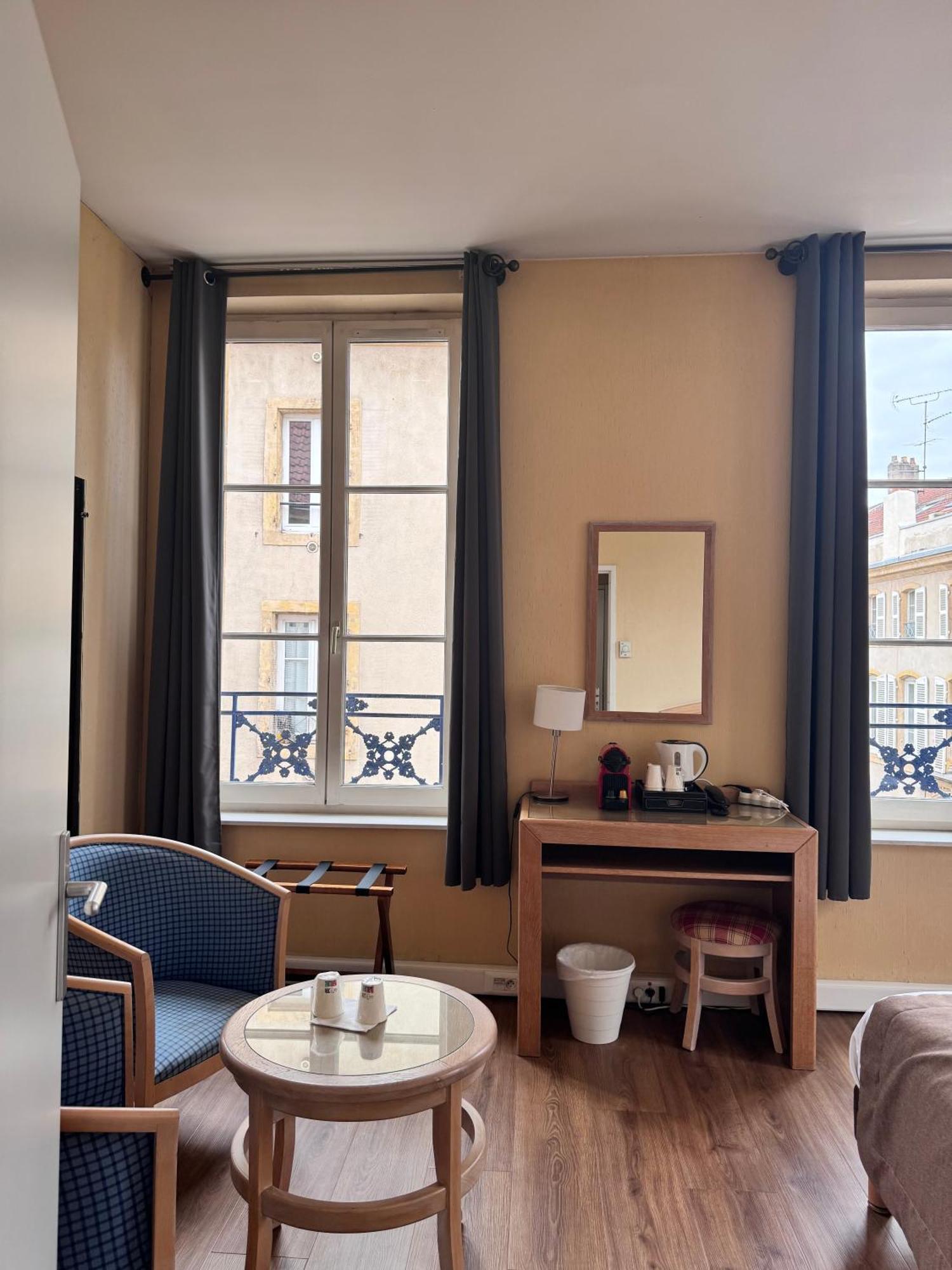 Hotel Du Theatre Centre Historique Parking Souterrain Gratuit 3*